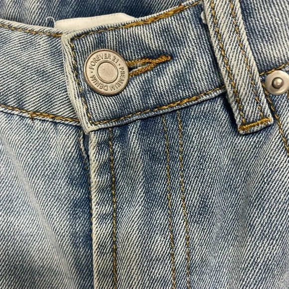 Forever 21 Distressed Baggy Denim with Raw Hem Size 28 - Picture 4 of 6